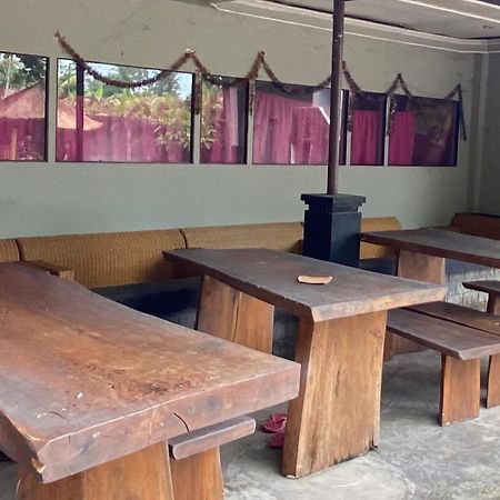 Spot On 93441 Gians Homestay Near Smkn 2 Kuripan Lembuak Exterior photo